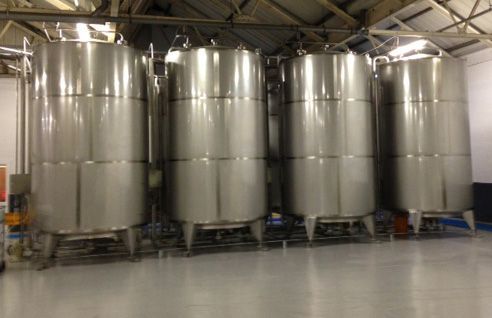 8 x 14.100L - 118 US bbl - 3724 US gal  AISI316; vertical; single jacket; cylindrical storage tanks
