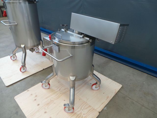 1 x 160L & 1 x 250L AISI 316; enkelwandig roestvrijstale mengtanks