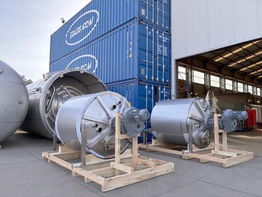 2 x Neuer vertikaler 3.300L Edelstahl-Mischbehälter aus AISI316L