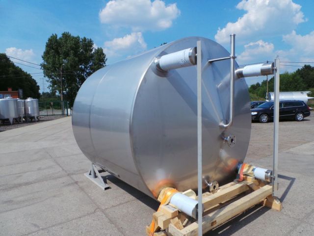2 x 10m³ AISI304; roestvrijstalen fermentatie tanks; vertikaal; warmtewisselaar; geisoleerd