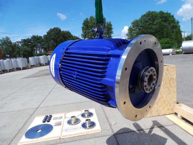 1 x 10.500L - 88 US bbl -  2.770 US gal - AISI316; mixing vessel; vertical; heat-exchanger; insulated; dissolver agitator