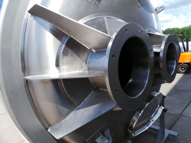 1 x 10.500L - 88 US bbl -  2.770 US gal - AISI316; mixing vessel; vertical; heat-exchanger; insulated; dissolver agitator