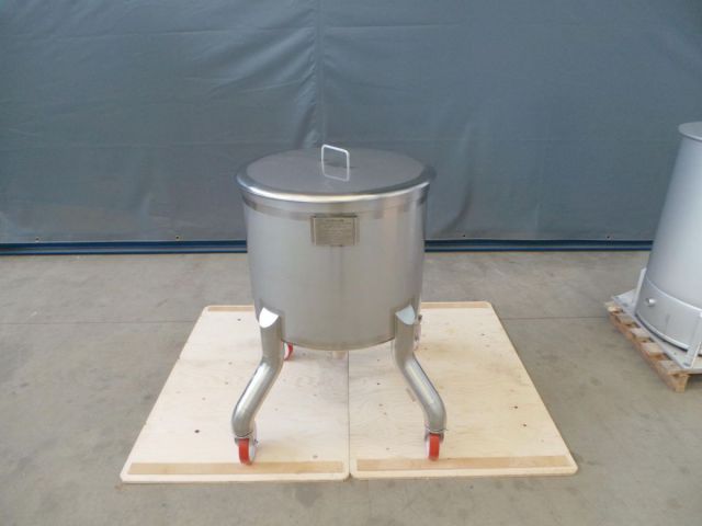 1 x 150L - 1.25 US bbl - 39 US gal AISI304; single jacketed internal transport tank on casters