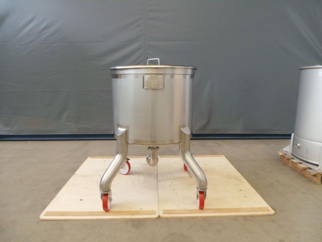 1 x 150L - 1.25 US bbl - 39 US gal AISI304; single jacketed internal transport tank on casters