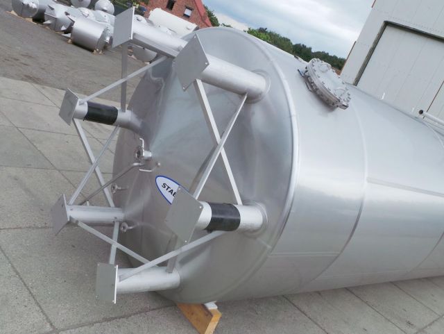 1 x 100m³ AISI304; geïsoleerde opslagtank; warmtewisselaar; verticaal