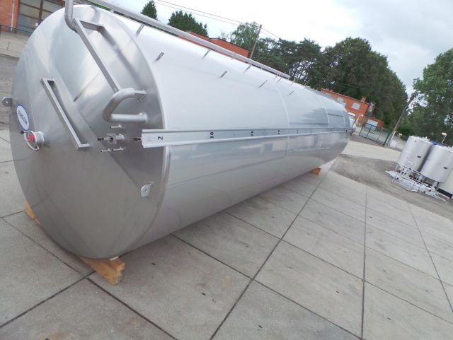 1 x 100m³ AISI304; geïsoleerde opslagtank; warmtewisselaar; verticaal