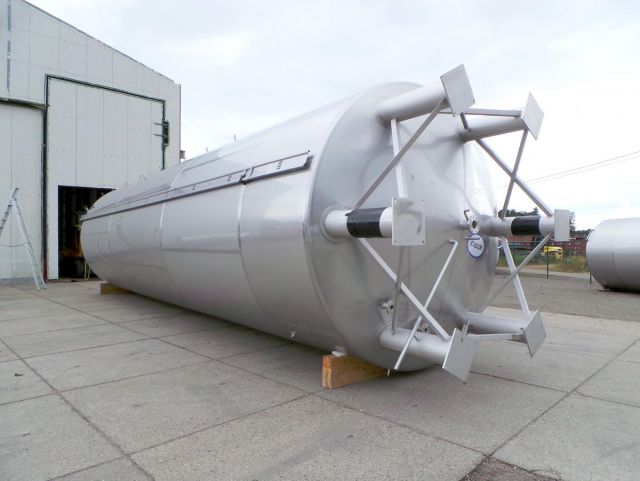 1 x 100m³ AISI304; geïsoleerde opslagtank; warmtewisselaar; verticaal