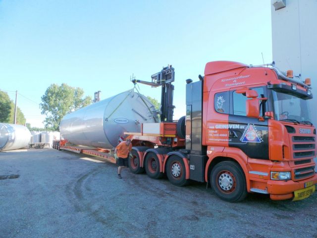 1 x 100m³ AISI304; geïsoleerde opslagtank; warmtewisselaar; verticaal