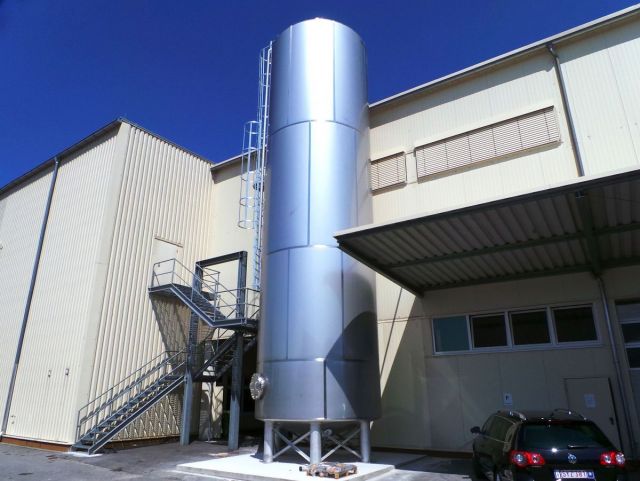 1 x 100m³ V2A; Isolierten Behälter; Wärmetauscher; Vertikal