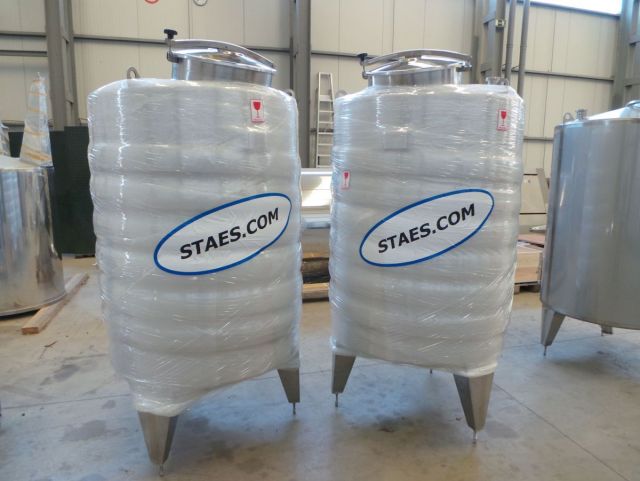 2 x 1.480L - 12 US bbl - 390 US gal AISI316; stainless-steel tanks; heat-exchanger; vertical; conical bottom