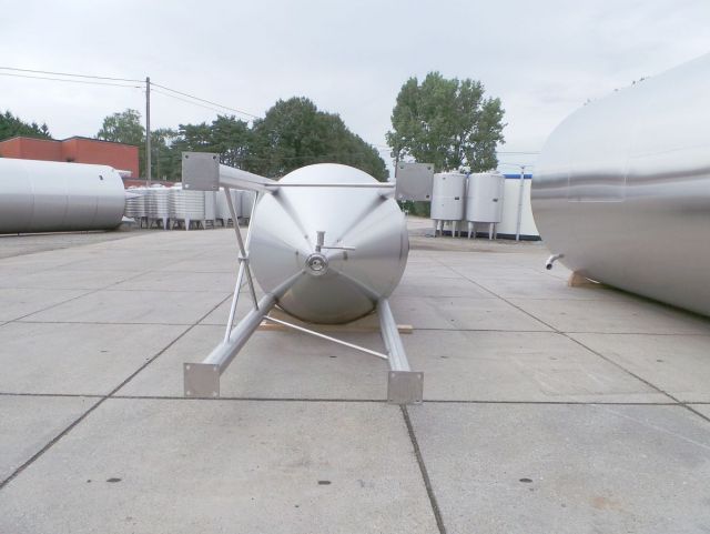 1 x 10.3m³ AISI304; CCT fermentatie tank; enkelwandig; sterk conisch op poten