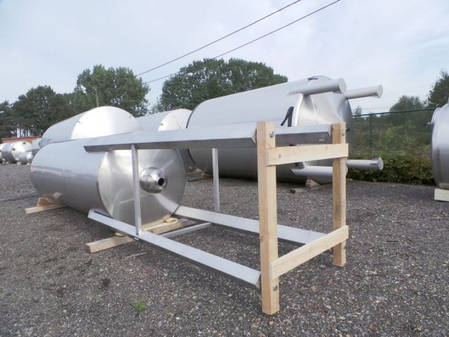 1 x 4.6m³ AISI316; roestvrijstalen opslagtanks; vertikaal op poten