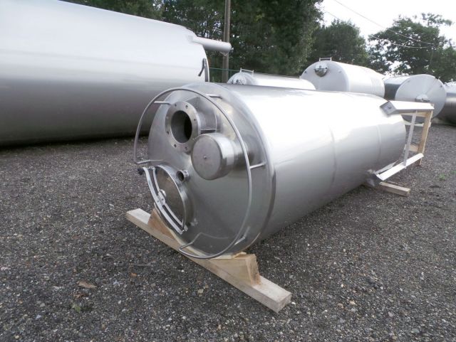 1 x 4.600L - 38 US bbl - 1.215 US gal - AISI316; stainless steel tank; vertical on legs