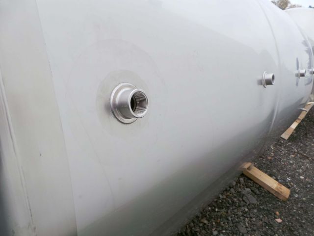 2 x 3.3m³ AISI316; roestvrijstalen opslagtank; verticaal, geisoleerd op poten