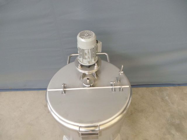 8 x 200L - 1.7 US bbl - 52 US gal -  AISI316: stainless-steel mixing tanks; single skin, vertical on casters
