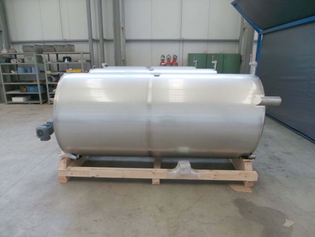 3 x 3.600L - 30 US bbl - 950 US gal - AISI304; stainless-steel storage tank; vertical; agitation