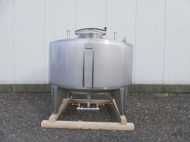1 x 3.400L - 28.5 US bbl - 900 US gal - AISI304; stainless-steel storage tank; vertical; single jacketed