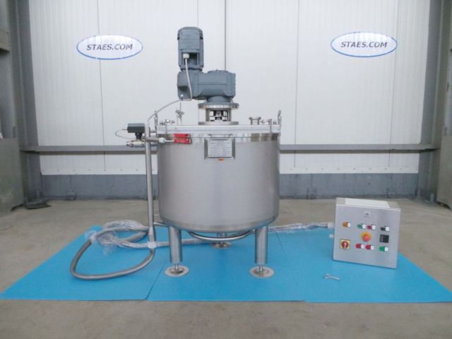 2 x 130L - 1.25 US bbl -  34 US gal -  AISI304; stainless steel chocolate mixing tanks; heat-exchanger; insulated