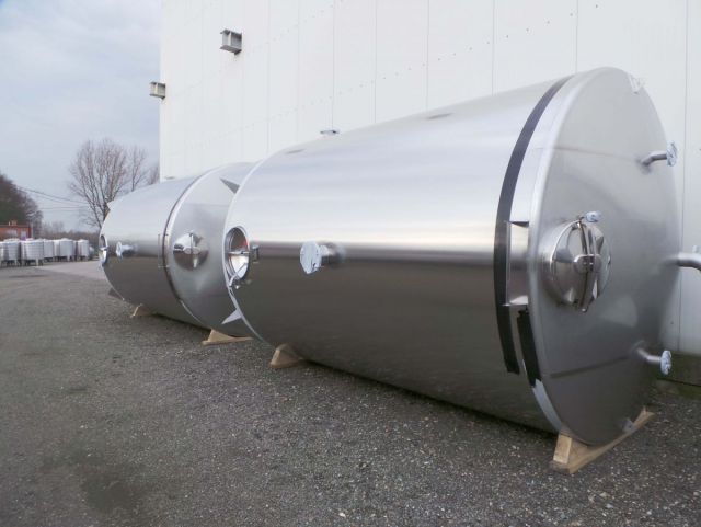 2 x 30m³ AISI304L; roestvrijstalen opslagtank; verticaal; enkelwandig; conisch op poten