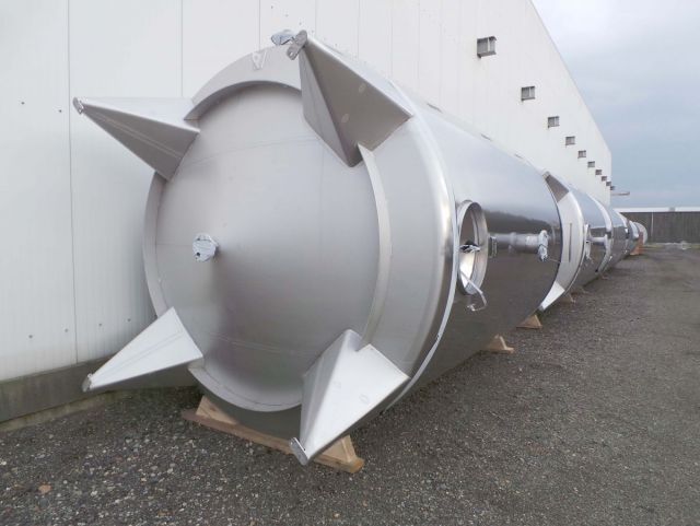 2 x 30m³ AISI304L; roestvrijstalen opslagtank; verticaal; enkelwandig; conisch op poten