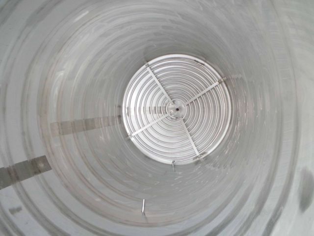 1 x 4m³ AISI304 CCT fermentatie tank; warmtewisselaar PED/CE & 1 x 3m³ AISI304 warmwatertank