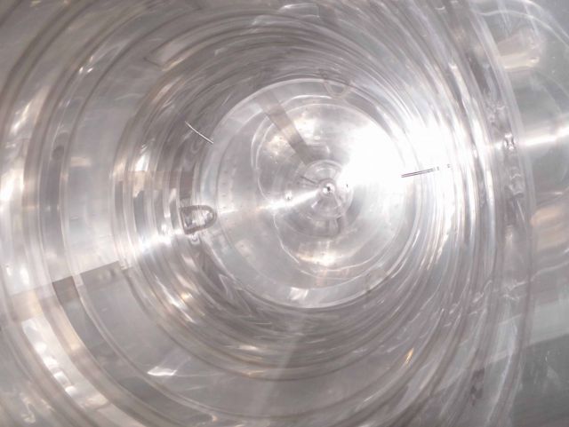 1 x 4m³ AISI304 CCT fermentatie tank; warmtewisselaar PED/CE & 1 x 3m³ AISI304 warmwatertank