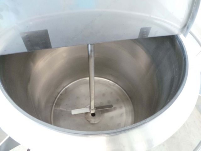 1 x 310L AISI316 roestvrijstalen mengtank; warmtewisselaar; isolatie; op wielen