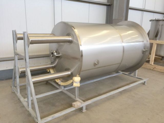 1 x 2.4m³- 20 US bbl - 634 US gal - AISI304 stainless-steel melting tank & 1 x 1.8m³ - 15 US bbl - 475 US gal - AISI304 stainless-steel mixing tank