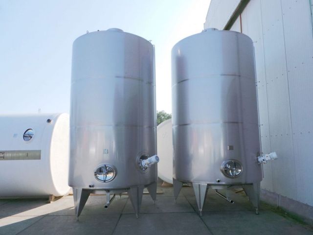 2 x 22.5m³ - 188 US bbl - 5940 US gal - AISI304; stainless-steel storage tanks; vertical; single jacket