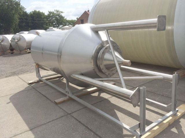 1 x 3.2m³ - 26 US bbl - 845 US gal - AISI304; custom built stainless-steel storage-tank; vertical with heat-exchanger