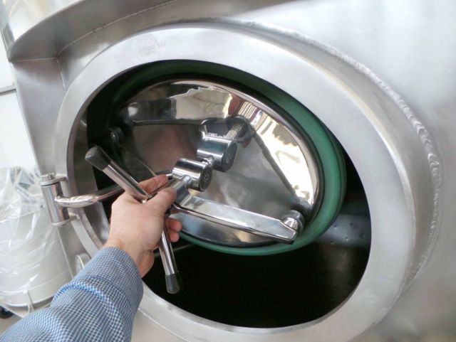 4 x 3200L AISI304 CCT bier fermentatie tanks; vertikaal; koelmantel, PUR isolatiemantel