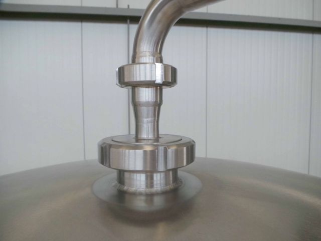 4 x 3200L AISI304 CCT bier fermentatie tanks; vertikaal; koelmantel, PUR isolatiemantel