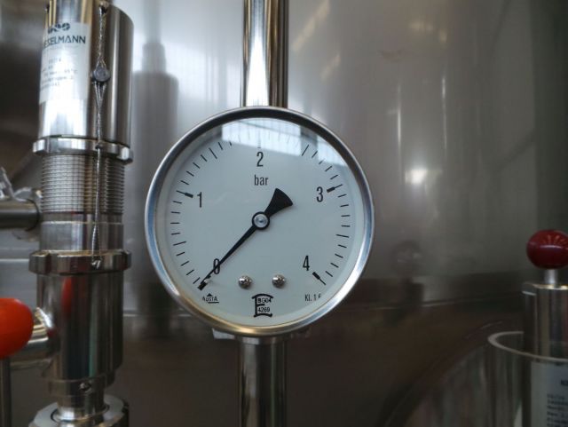 4 x 3200L AISI304 CCT bier fermentatie tanks; vertikaal; koelmantel, PUR isolatiemantel