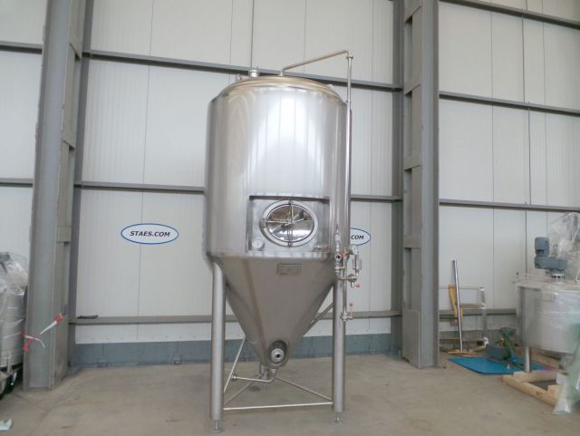 4 x 3200L AISI304 CCT bier fermentatie tanks; vertikaal; koelmantel, PUR isolatiemantel