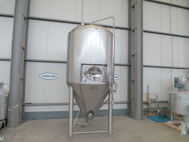 4 x 3200L - 26 US bbl - 845 US gal - AISI304 CCT beer fermenters, cooling jacket, PUR insulation