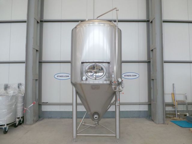4 x 3200L - 26 US bbl - 845 US gal - AISI304 CCT beer fermenters, cooling jacket, PUR insulation