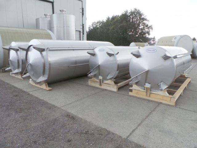 2 x 5.2m³ & 2 x 13.6m³ AISI304 roestvrijstalen opslagtanks voor de dieren medicatie industrie