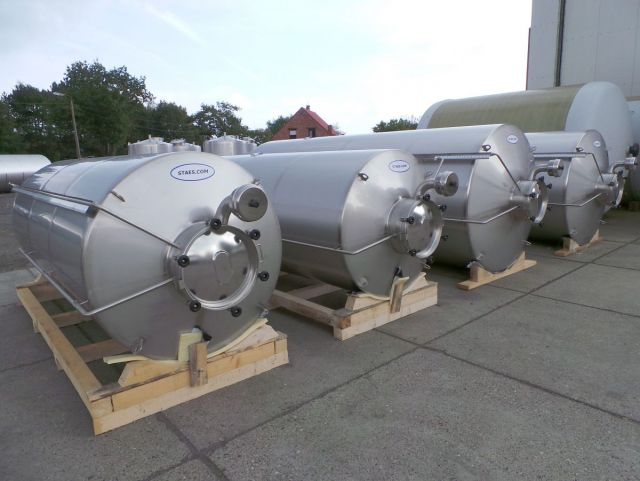 2 x 5.2m³ & 2 x 13.6m³ AISI304 roestvrijstalen opslagtanks voor de dieren medicatie industrie