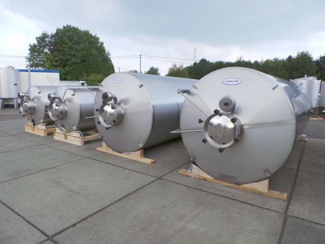 2 x 5.2m³ & 2 x 13.6m³ AISI304 roestvrijstalen opslagtanks voor de dieren medicatie industrie