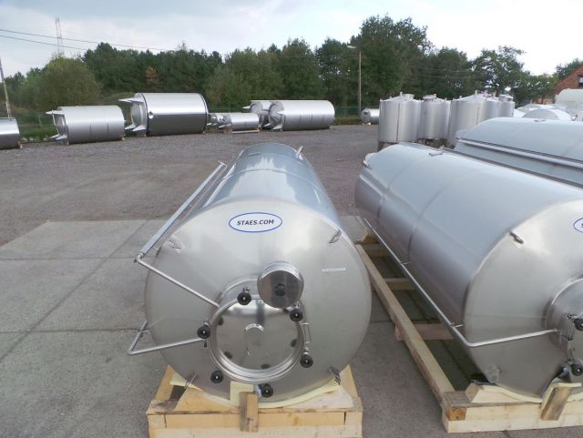2 x 5.2m³ & 2 x 13.6m³ AISI304 roestvrijstalen opslagtanks voor de dieren medicatie industrie