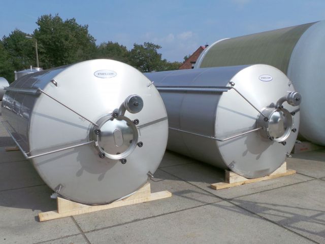 2 x 5.2m³ & 2 x 13.6m³ AISI304 roestvrijstalen opslagtanks voor de dieren medicatie industrie