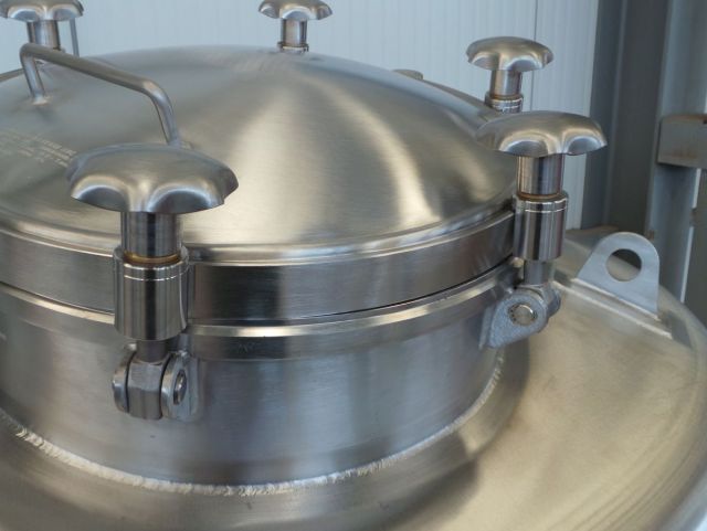 1 x 5.3m³ & 1 x 2.1m³ AISI304 Roestvijstalen druktanks; PED - CE; 10% RX; EN 13445