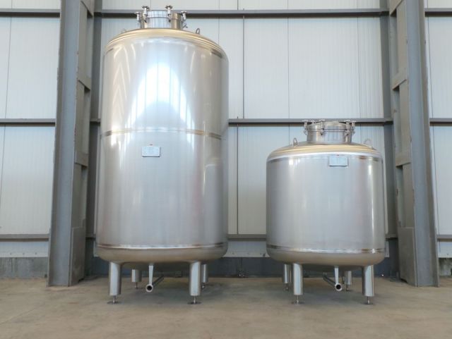 1 x 5.3m³ & 1 x 2.1m³ AISI304 Roestvijstalen druktanks; PED - CE; 10% RX; EN 13445