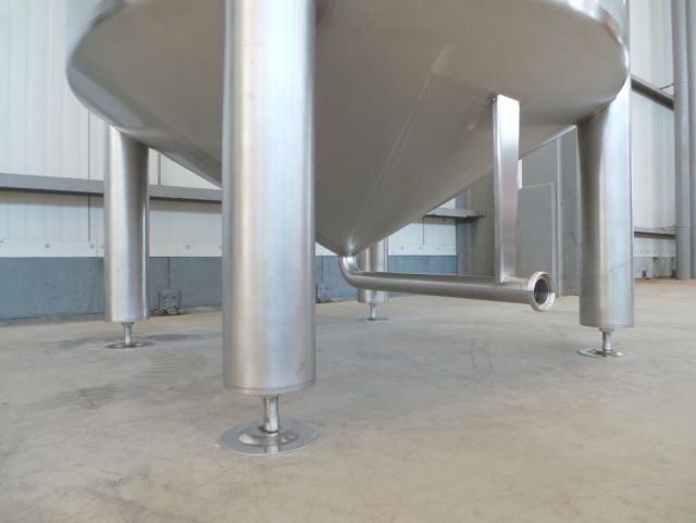 2 x 3m³ AISI304; stainless-steel pressure tanks; 0.3 bar