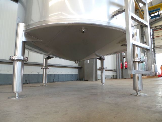 1 x 6m³ AISI316; vertikale RVS tank op poten