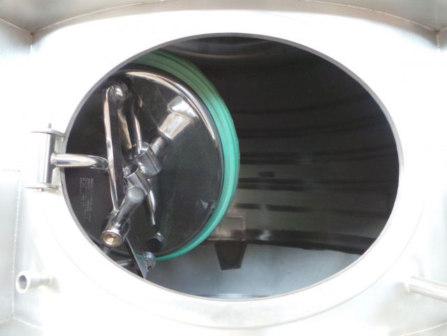 2 x 2.5m³ & 2 x 5.2m³ AISI304; CCT bier fermentatie tanks; PED CE TüV; 10% Rx