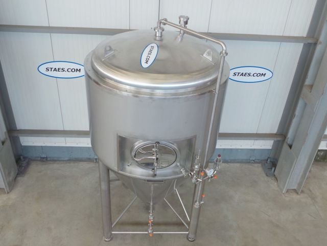 2 x 2.5m³ & 2 x 5.2m³ AISI304; CCT bier fermentatie tanks; PED CE TüV; 10% Rx
