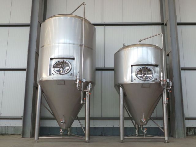 2 x 2.5m³ & 2 x 5.2m³ AISI304; CCT beer fermenters; PED CE TüV; 10% Rx