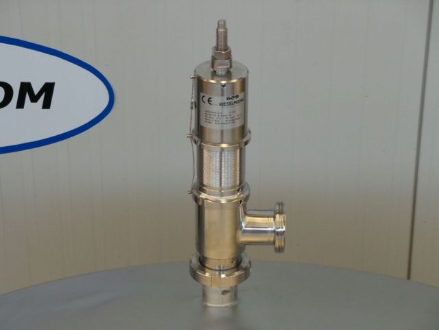 1 x 3.6m³ AISI304 RVS opslagtank & 1 x 3m³ AISI304 BBT RVS druktank; PED CE TüV; 10% Rx