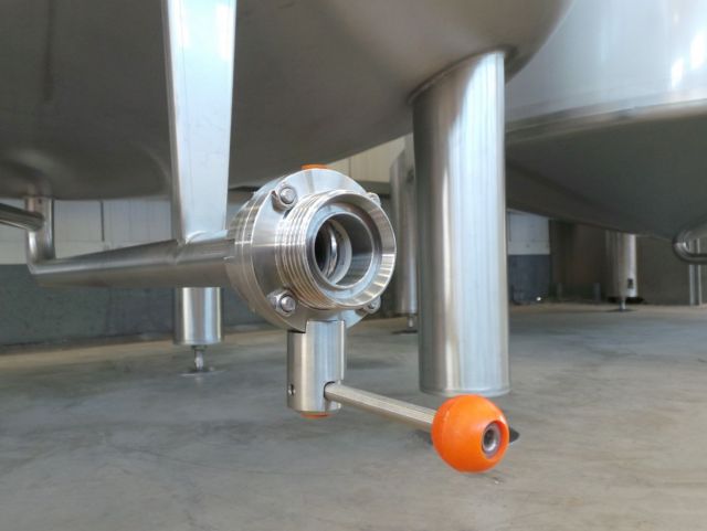 1 x 3.6m³ AISI304 RVS opslagtank & 1 x 3m³ AISI304 BBT RVS druktank; PED CE TüV; 10% Rx